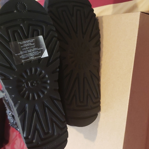 NEW UGG Classic Short Chunky Sequin black..size 7 - Picture 7 of 7